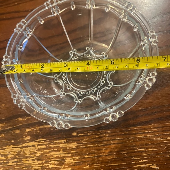 Vintage Elegant Clear Glass Lidded Dish - Picture 5 of 5
